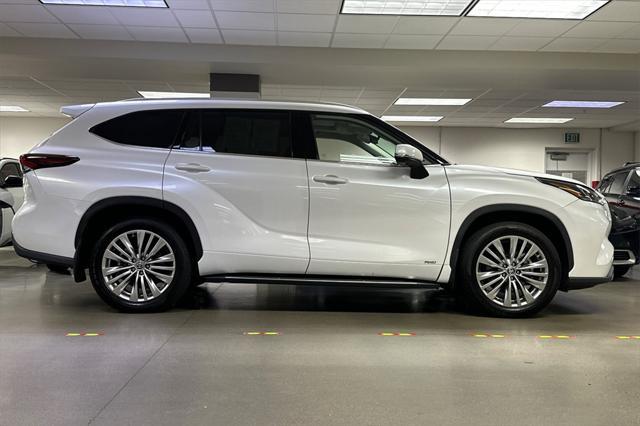 used 2024 Toyota Highlander Hybrid car, priced at $54,988