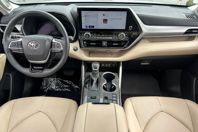 used 2024 Toyota Highlander Hybrid car, priced at $54,988