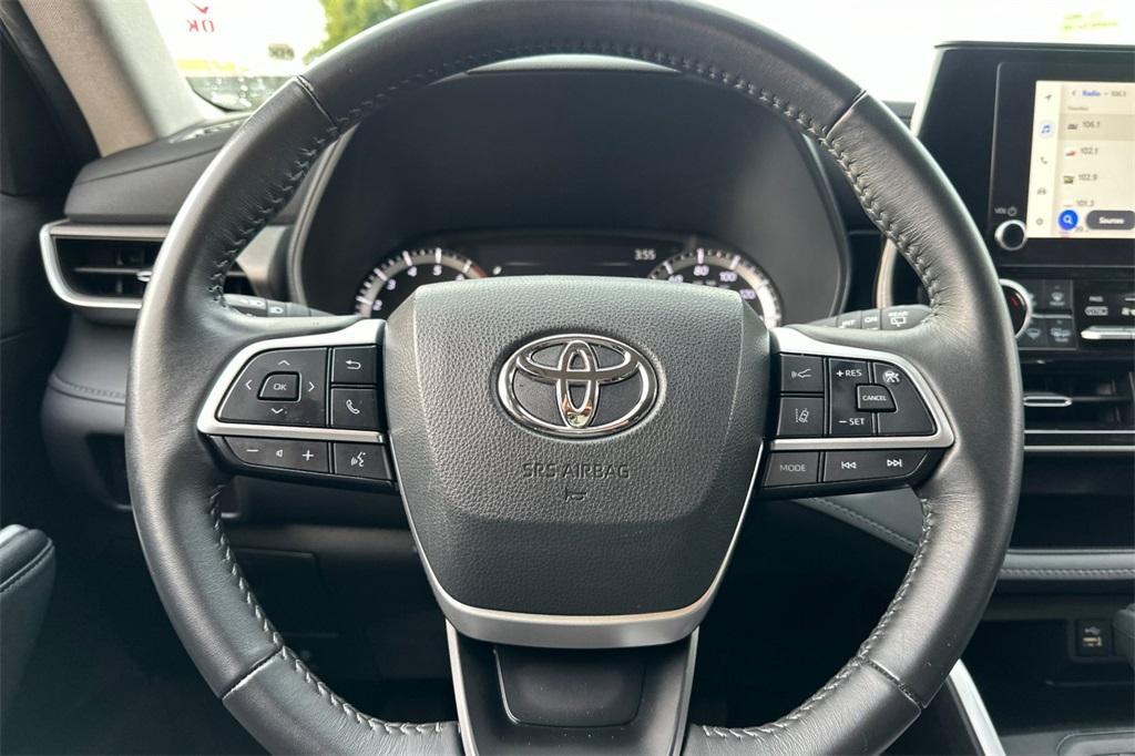 used 2024 Toyota Highlander car, priced at $42,988