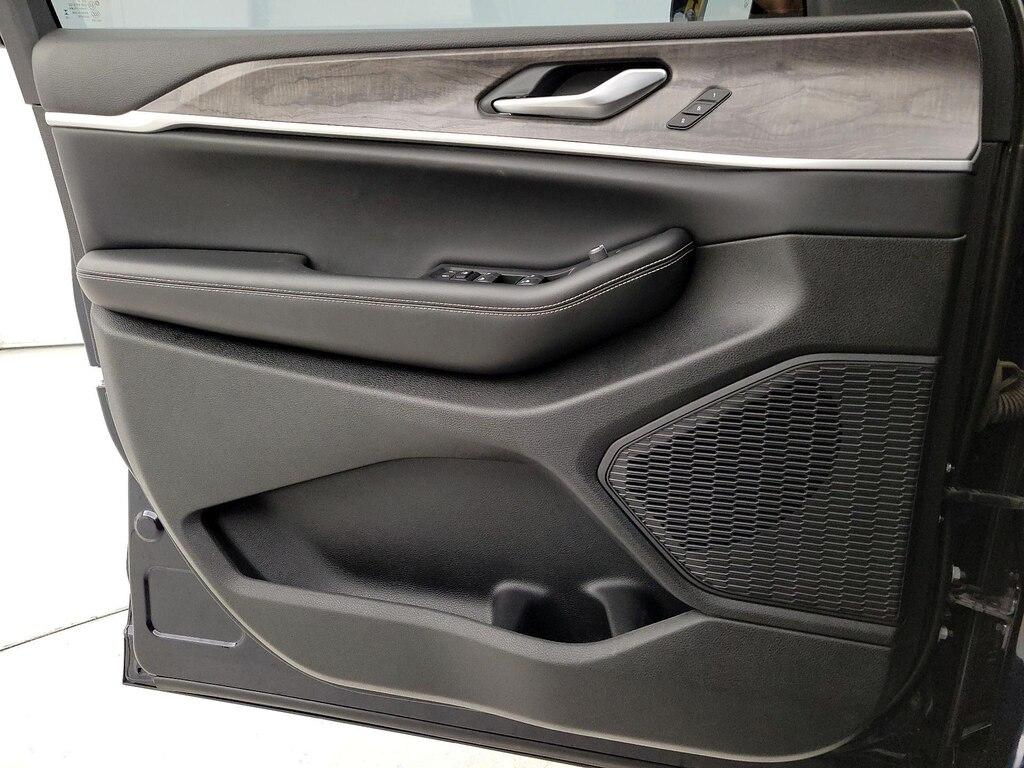 used 2023 Jeep Grand Cherokee car, priced at $33,998
