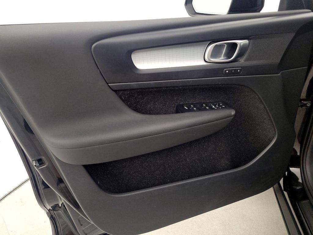 used 2020 Volvo XC40 car, priced at $22,998