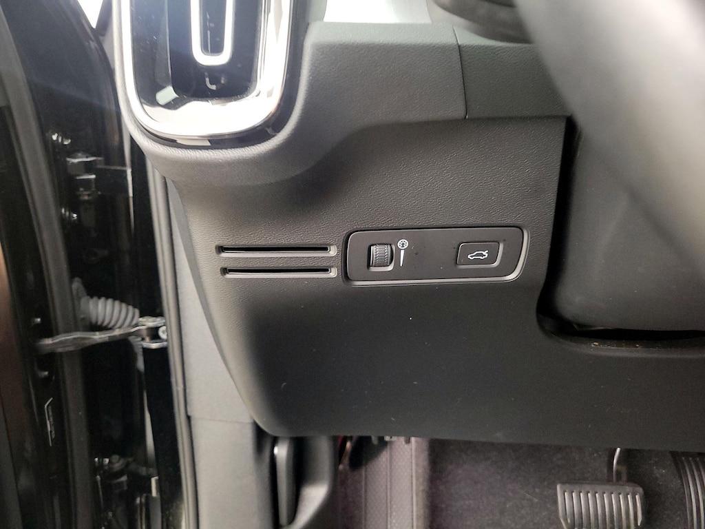 used 2020 Volvo XC40 car, priced at $22,998