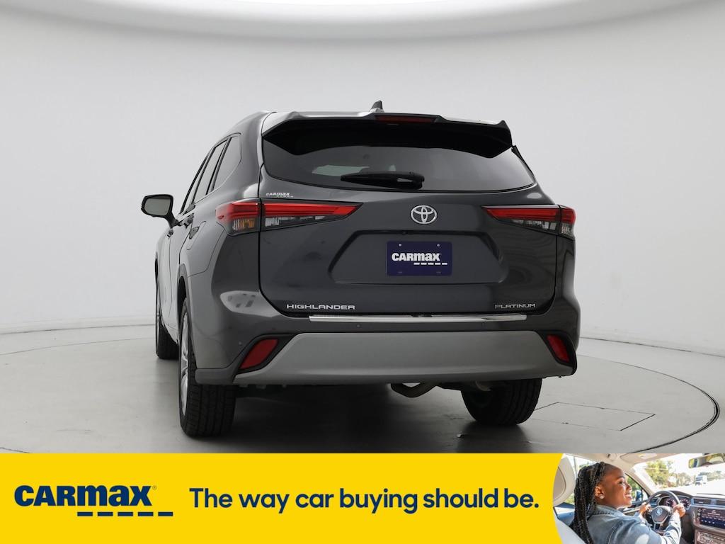used 2023 Toyota Highlander car, priced at $40,998