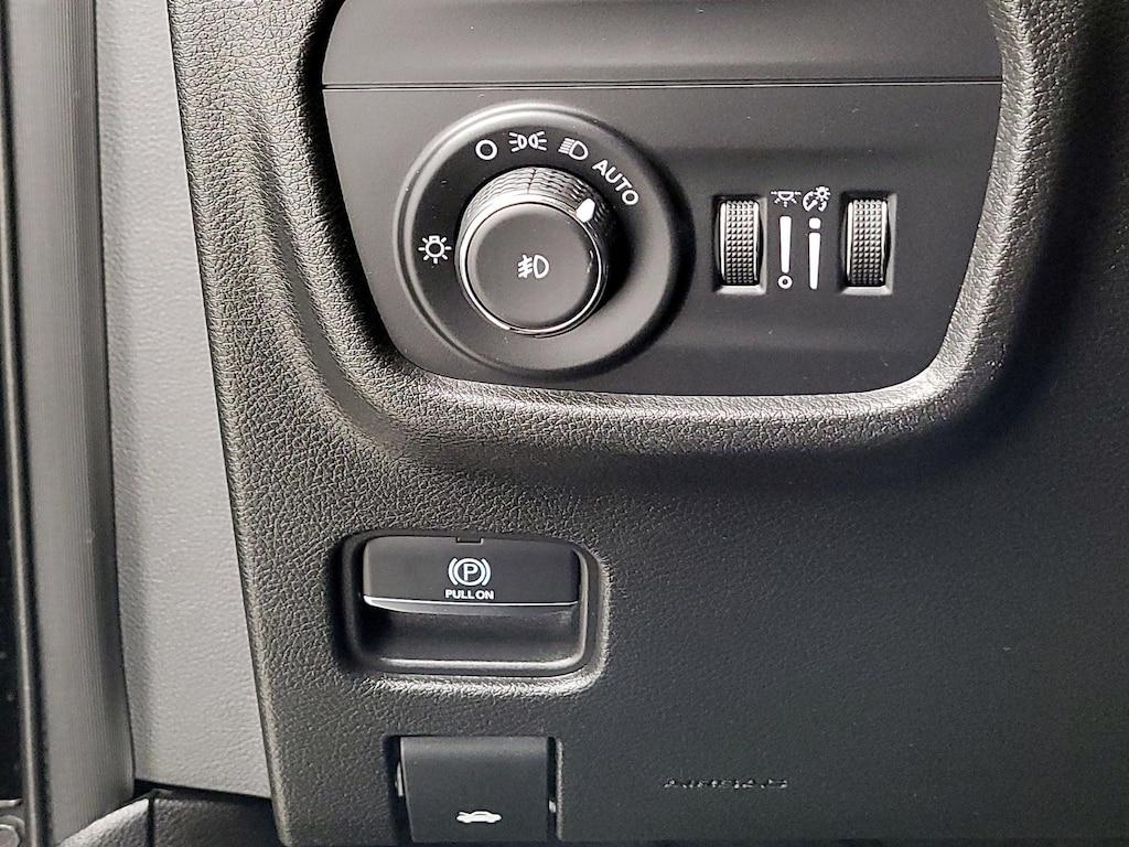 used 2022 Jeep Grand Cherokee car, priced at $30,998