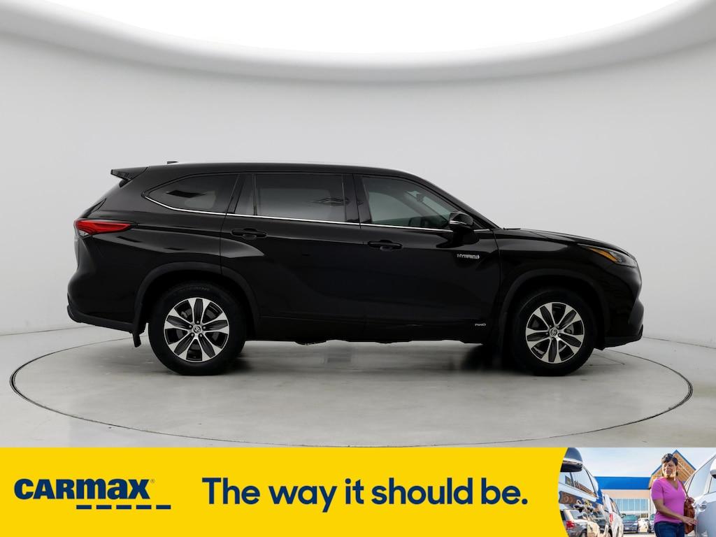 used 2020 Toyota Highlander Hybrid car, priced at $29,998