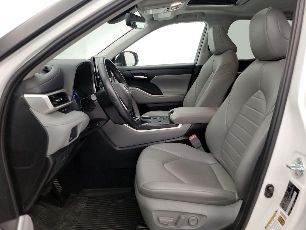 used 2021 Toyota Highlander Hybrid car, priced at $37,998