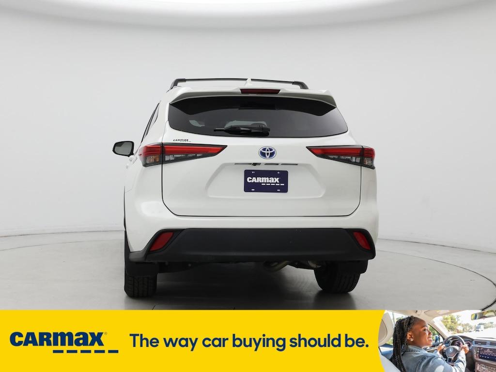 used 2021 Toyota Highlander Hybrid car, priced at $37,998