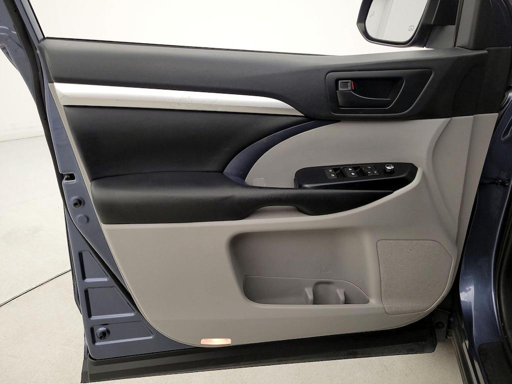 used 2019 Toyota Highlander car, priced at $24,998