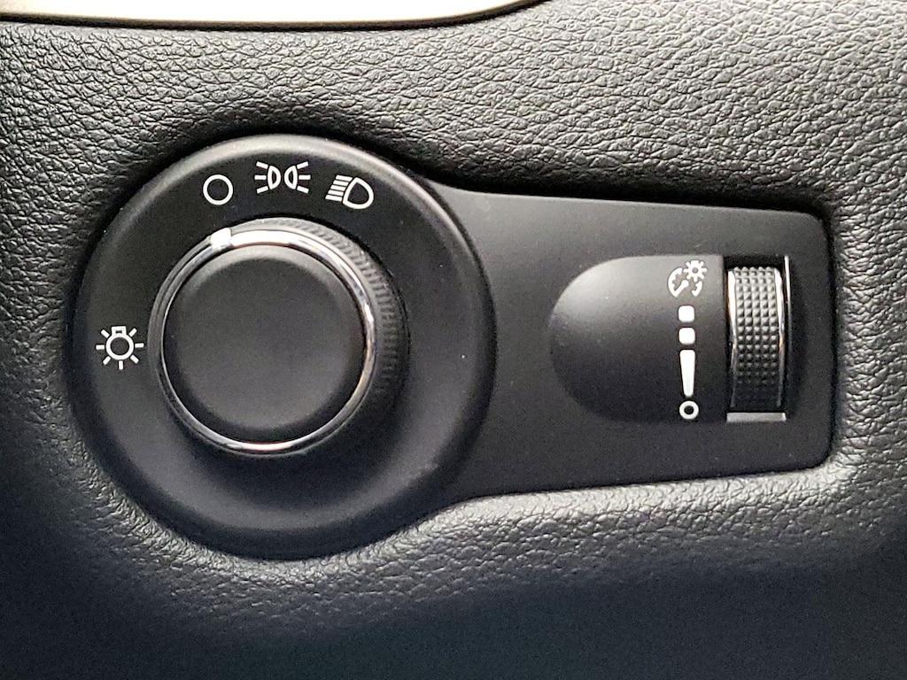 used 2015 Jeep Cherokee car, priced at $13,599