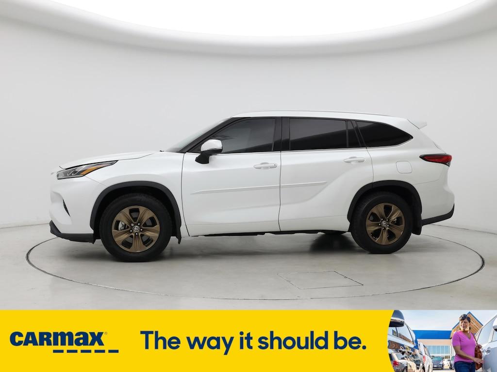 used 2022 Toyota Highlander Hybrid car, priced at $36,998