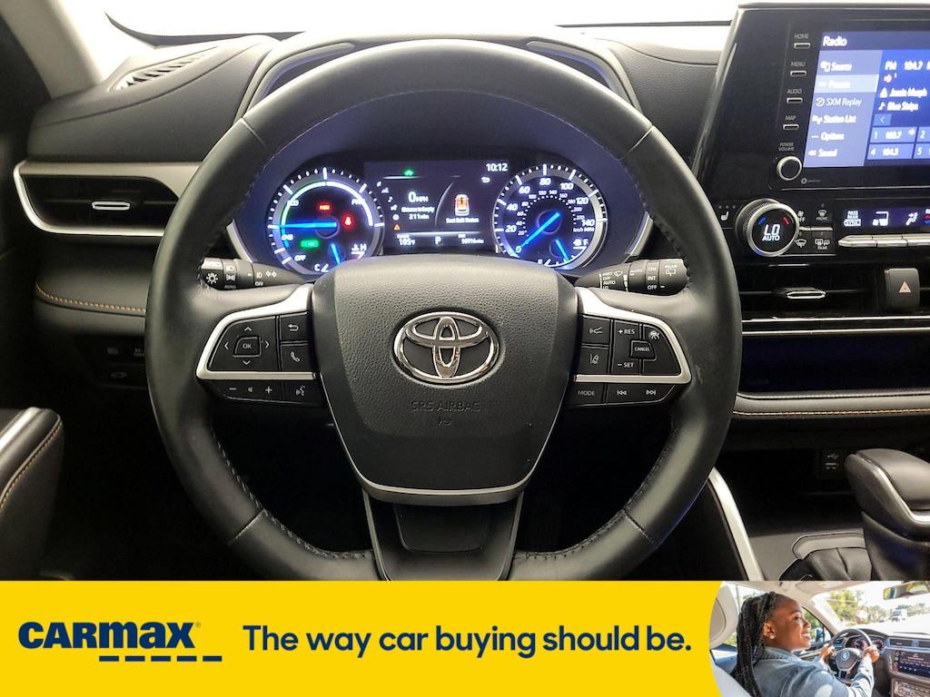 used 2022 Toyota Highlander Hybrid car, priced at $36,998