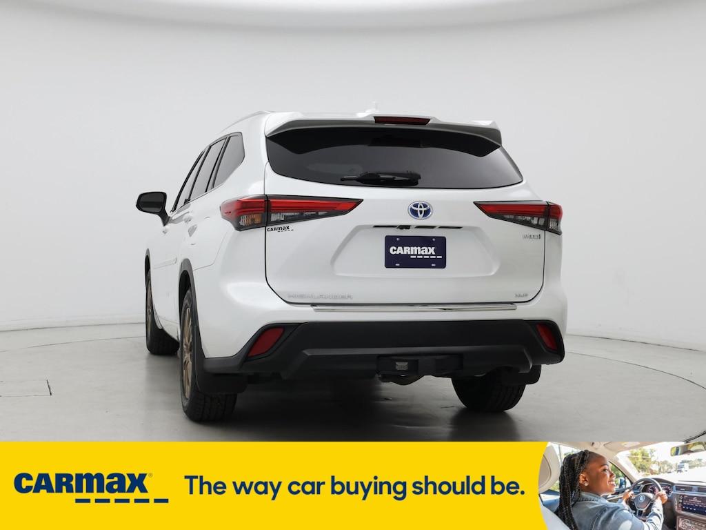 used 2022 Toyota Highlander Hybrid car, priced at $36,998