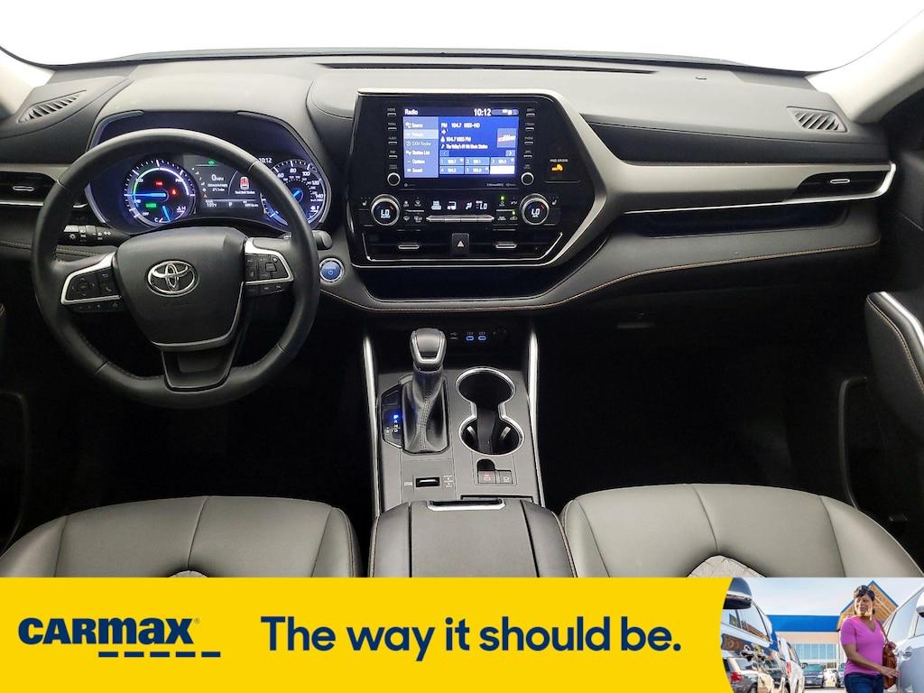 used 2022 Toyota Highlander Hybrid car, priced at $36,998