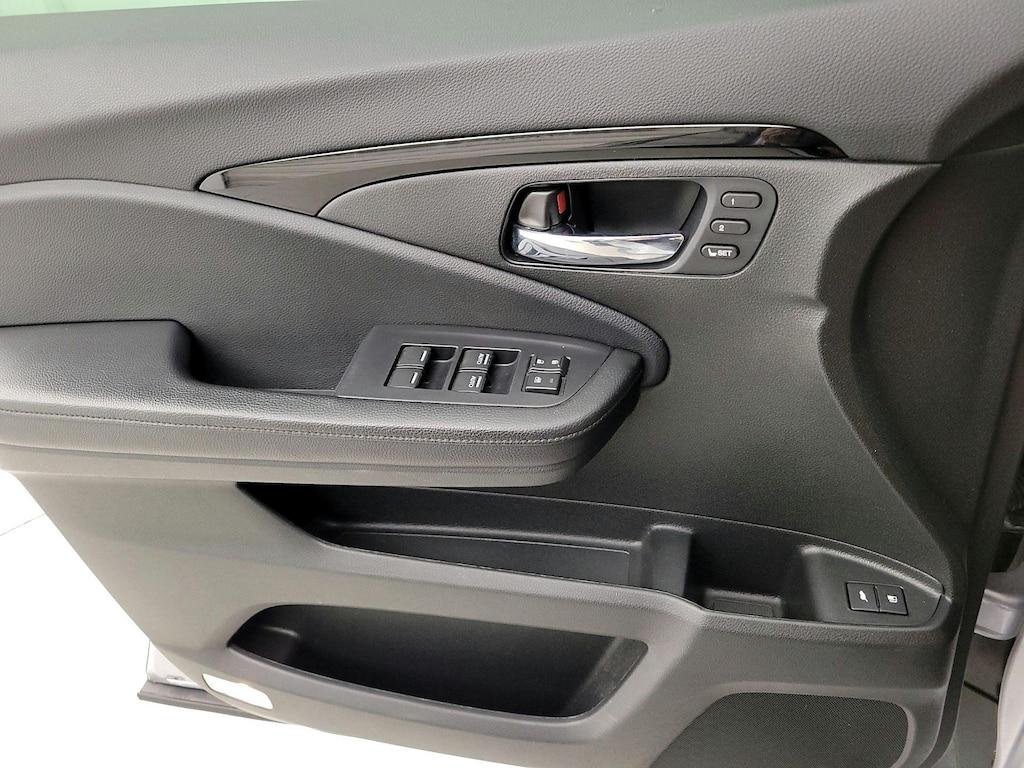used 2019 Honda Pilot car, priced at $29,998