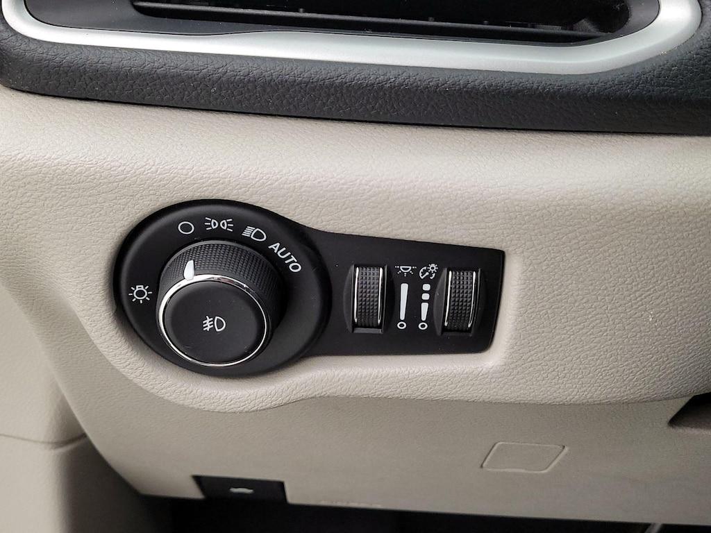 used 2021 Chrysler Pacifica car, priced at $24,998