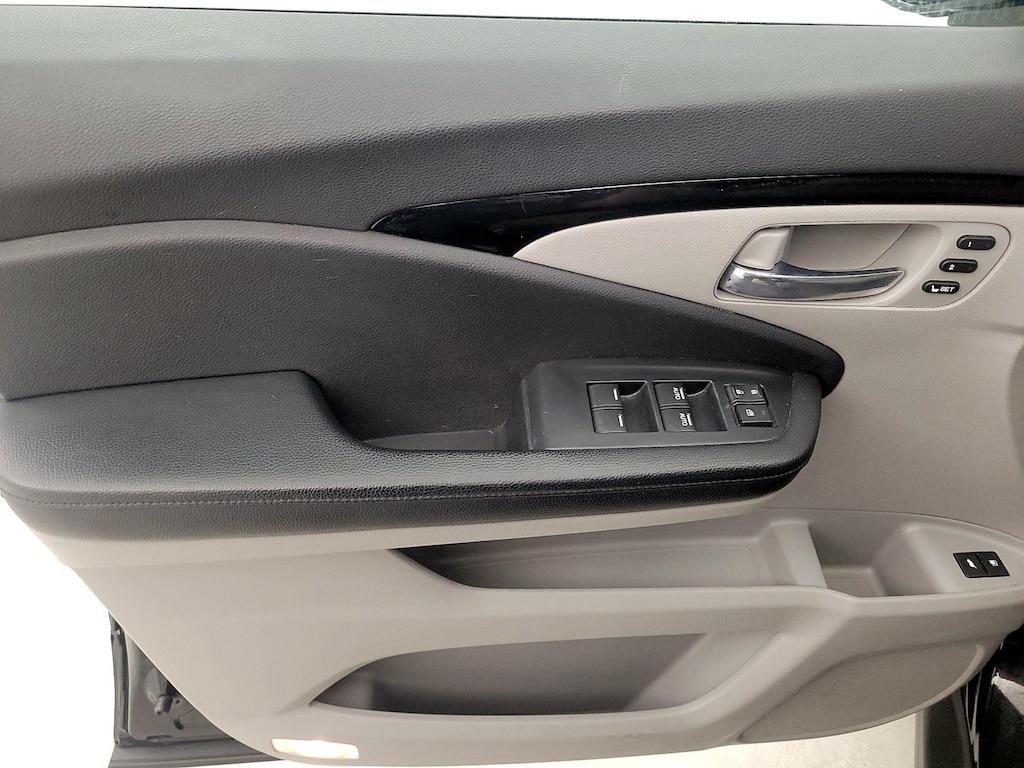 used 2019 Honda Pilot car, priced at $29,998