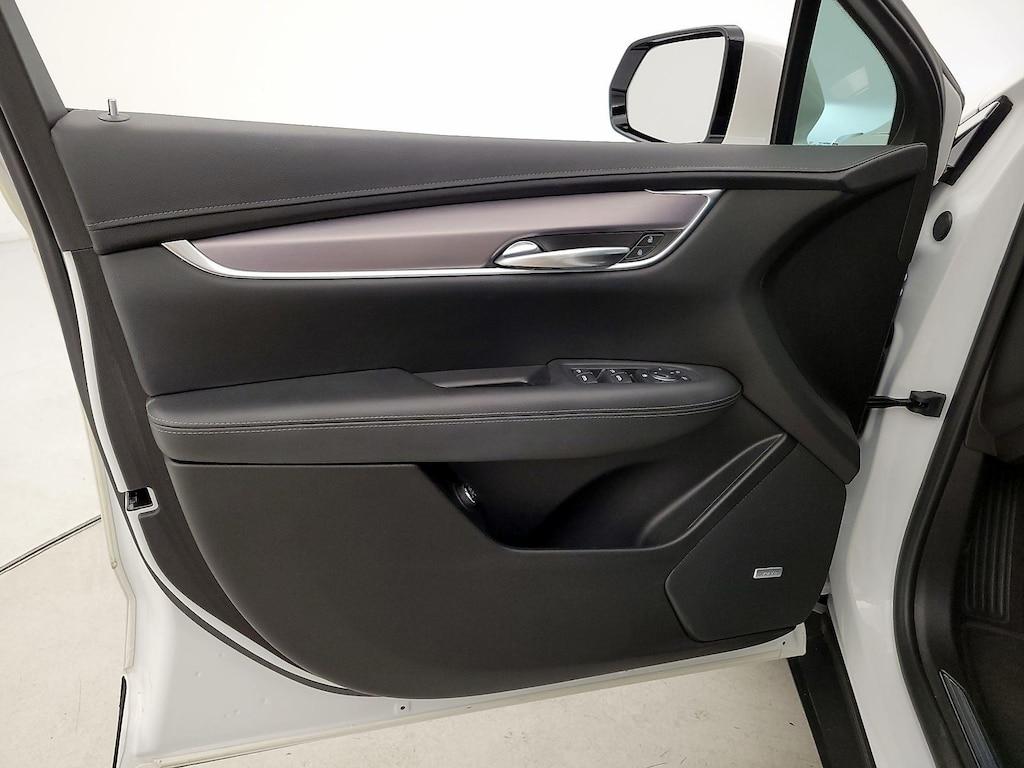 used 2021 Cadillac XT5 car, priced at $23,998