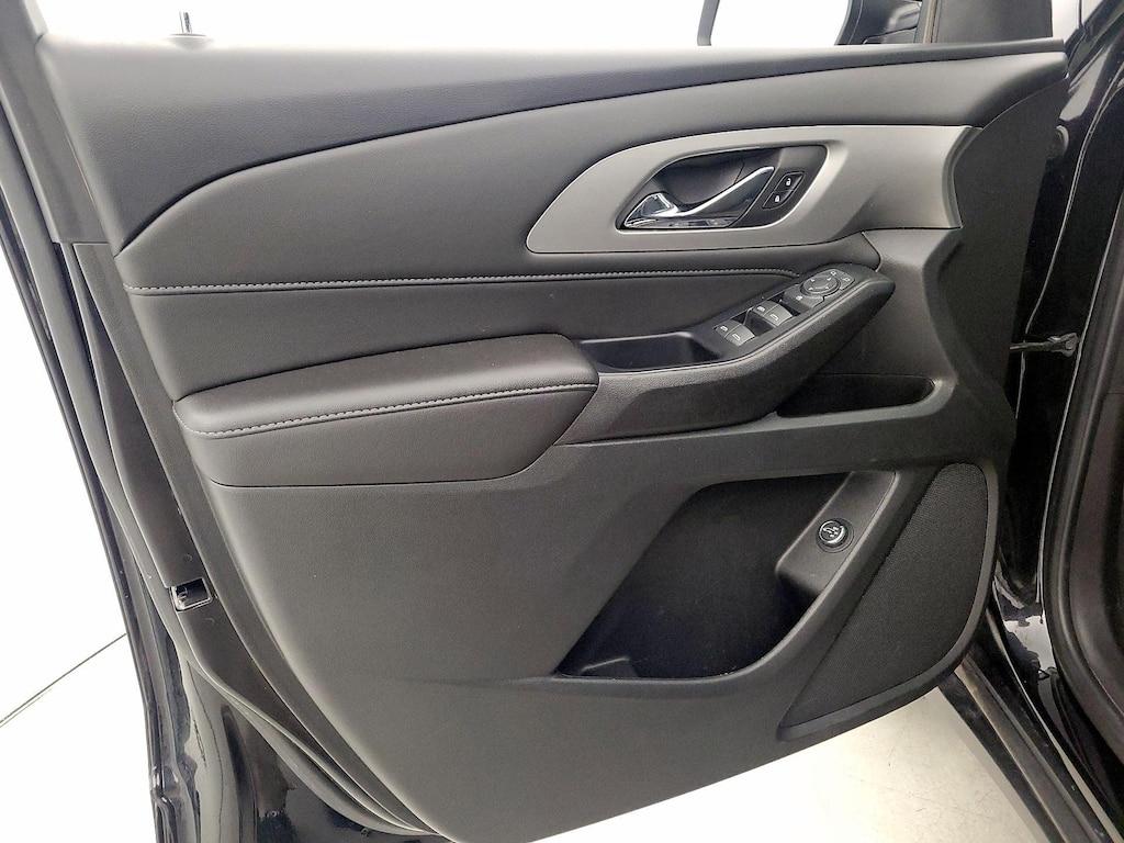 used 2022 Chevrolet Traverse car, priced at $28,998