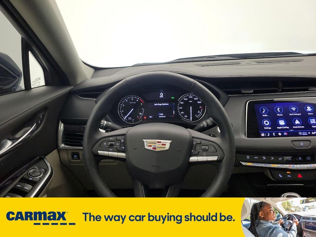 used 2022 Cadillac XT4 car, priced at $31,998