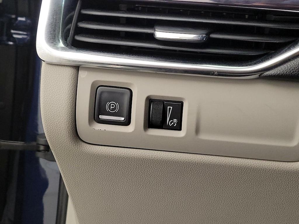 used 2022 Cadillac XT4 car, priced at $31,998