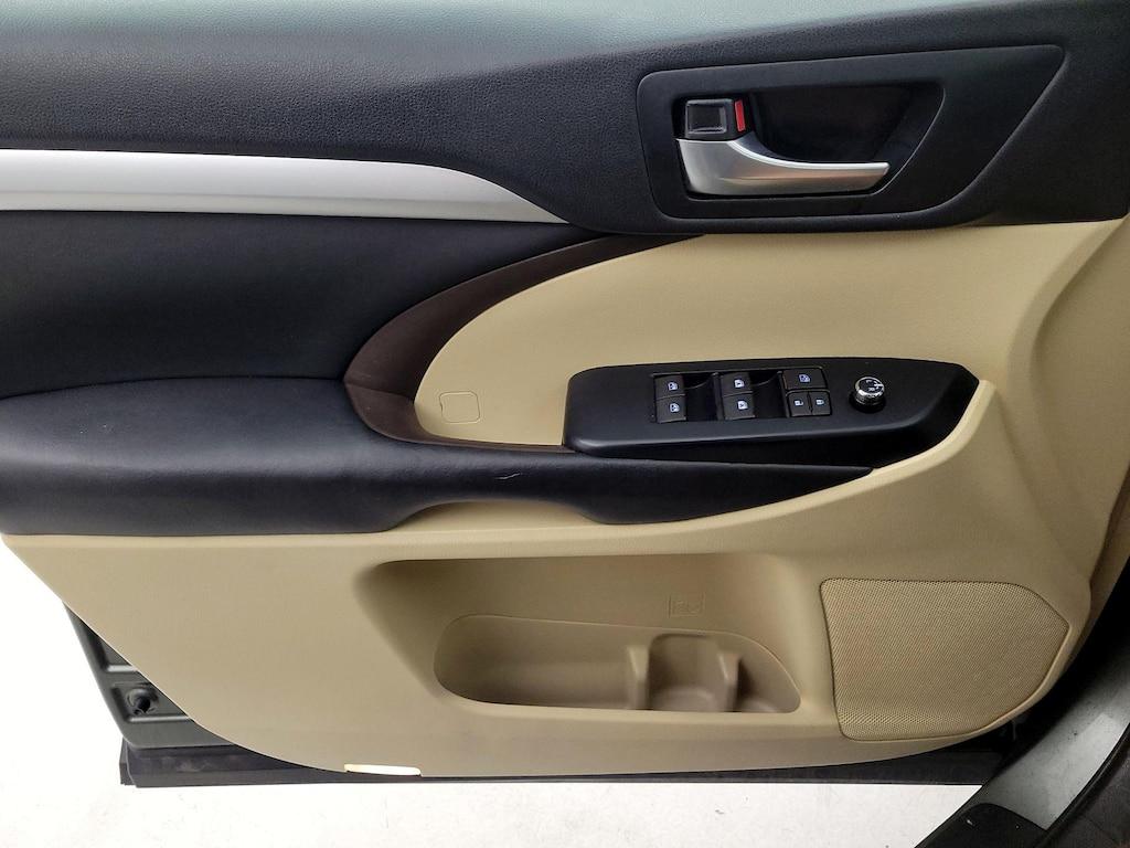 used 2019 Toyota Highlander car, priced at $26,998