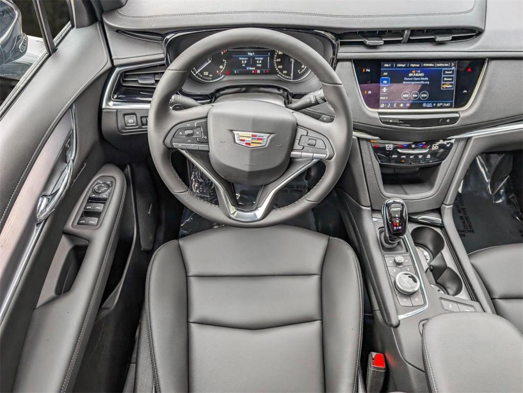 new 2025 Cadillac XT6 car, priced at $51,914