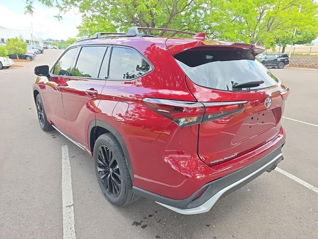 used 2024 Toyota Highlander car, priced at $47,500
