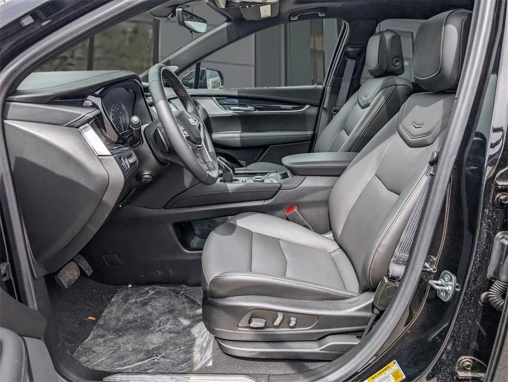 new 2024 Cadillac XT5 car, priced at $56,989