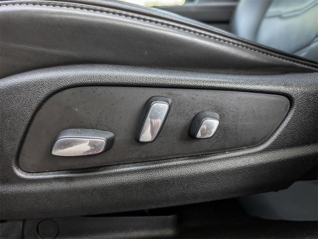 used 2022 Cadillac XT6 car, priced at $36,000