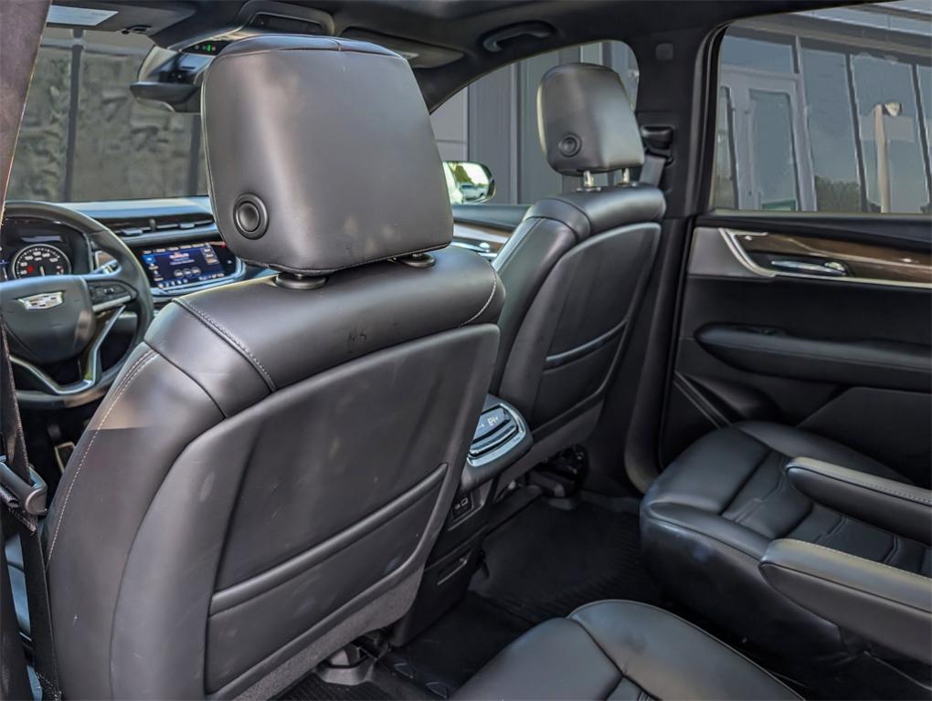 used 2022 Cadillac XT6 car, priced at $36,000