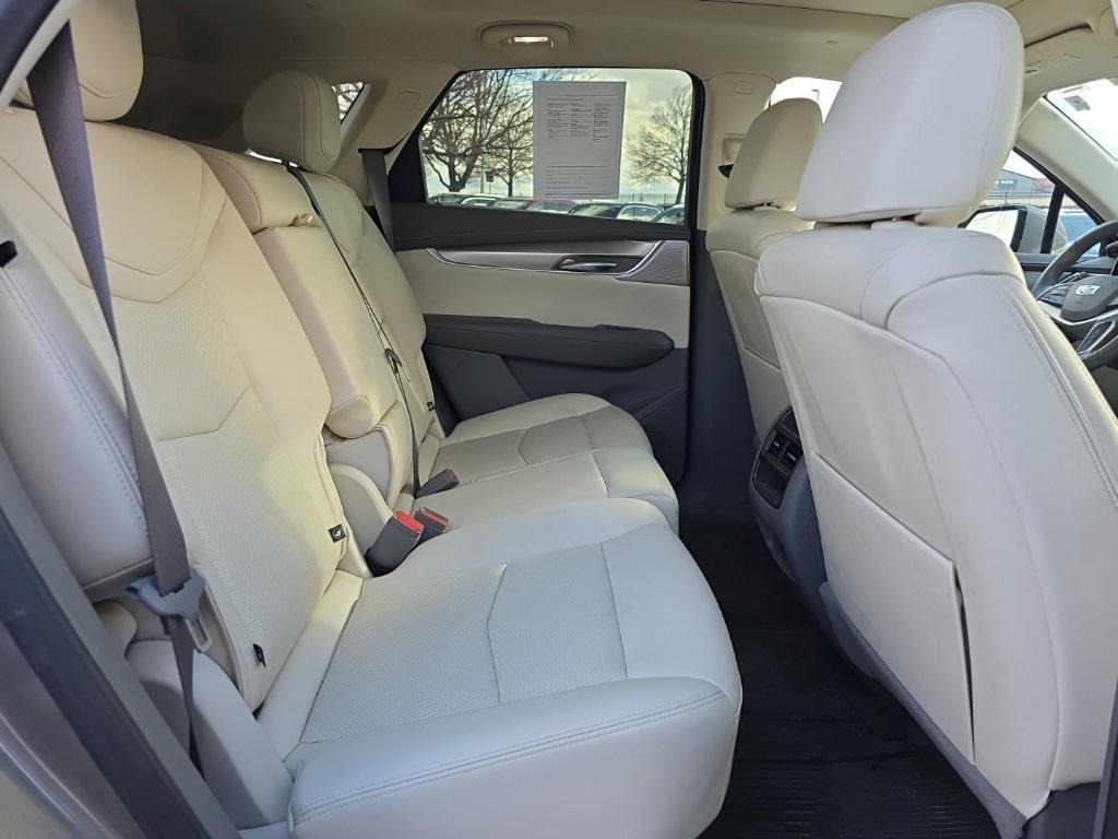 used 2023 Cadillac XT5 car, priced at $33,500