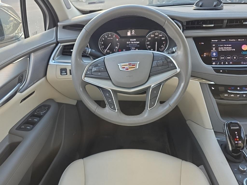 used 2023 Cadillac XT5 car, priced at $33,500