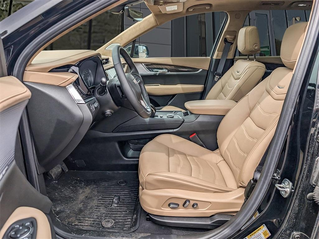 new 2024 Cadillac XT6 car, priced at $68,549