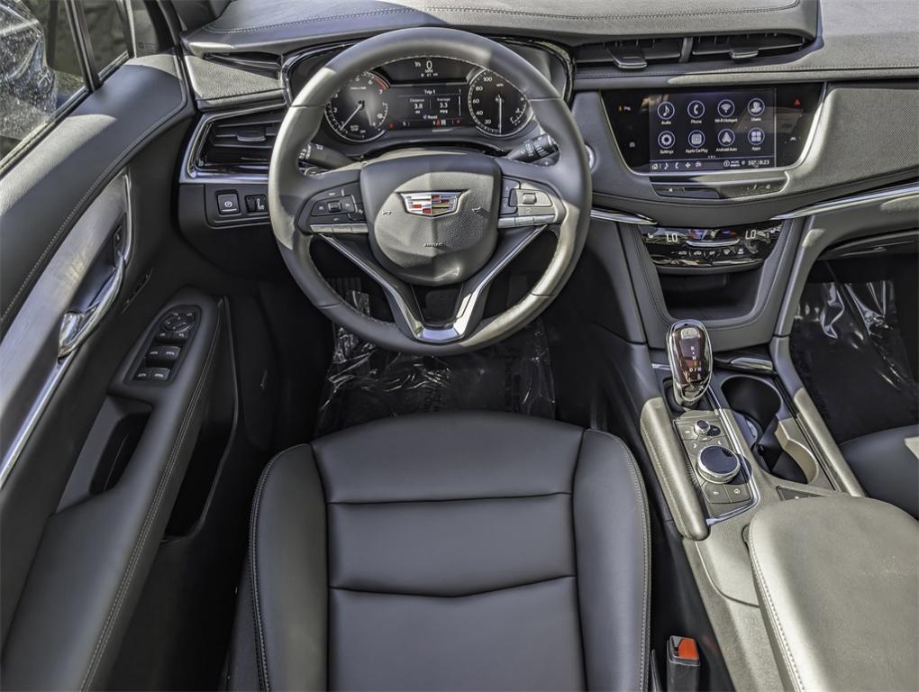 new 2025 Cadillac XT6 car, priced at $52,014