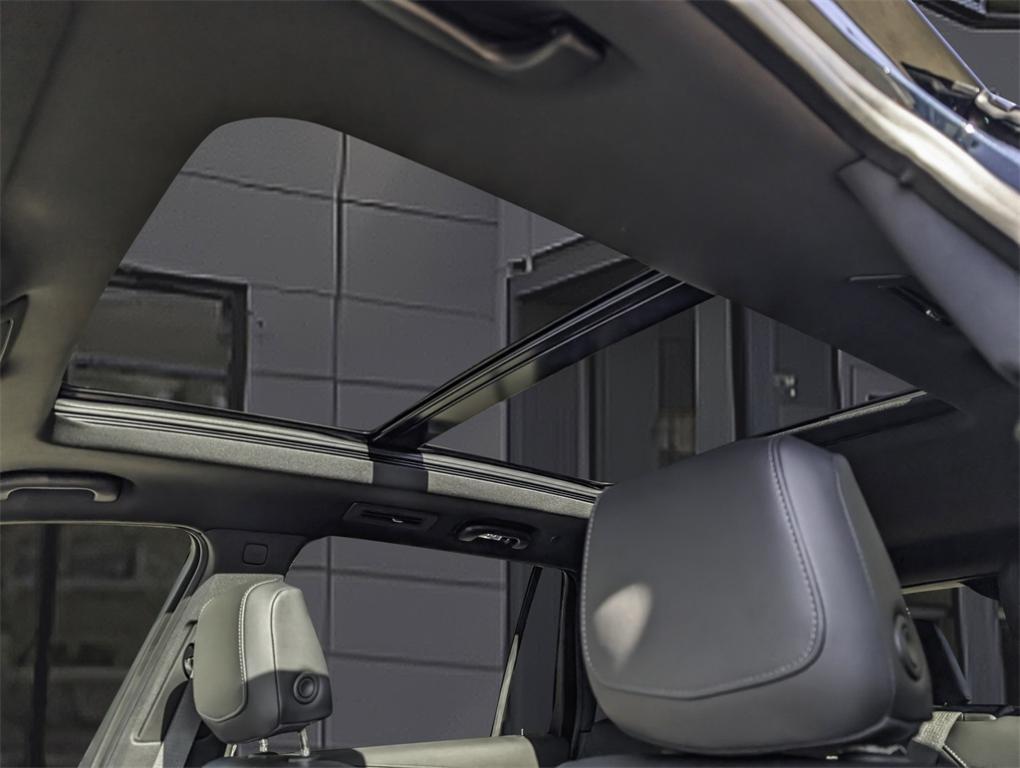 new 2025 Cadillac XT6 car, priced at $52,014
