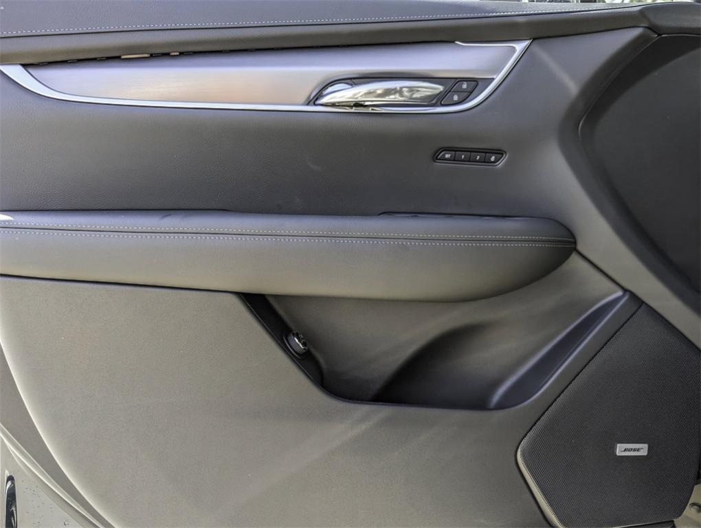 new 2025 Cadillac XT6 car, priced at $52,014