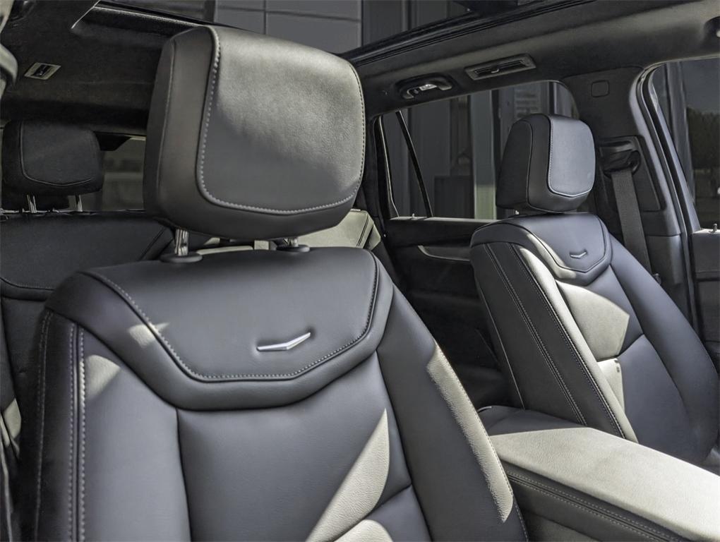 new 2025 Cadillac XT6 car, priced at $52,014