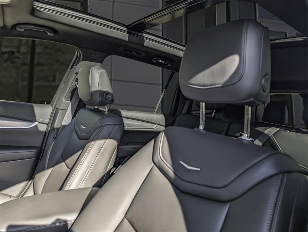 new 2025 Cadillac XT6 car, priced at $52,014