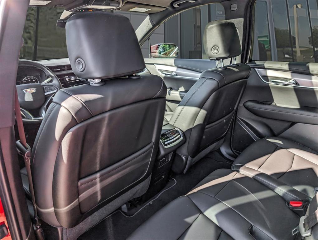 new 2025 Cadillac XT6 car, priced at $52,614