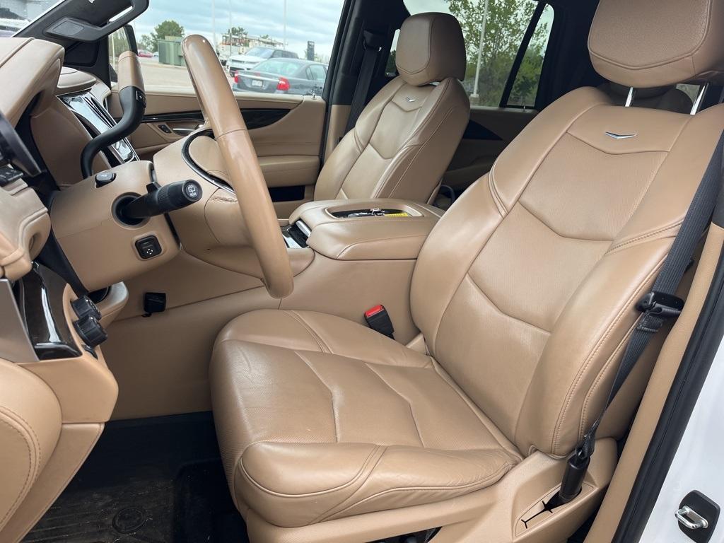 used 2020 Cadillac Escalade car, priced at $44,500
