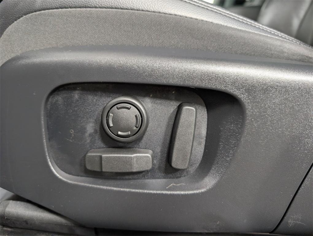 used 2023 Land Rover Range Rover Evoque car, priced at $35,000