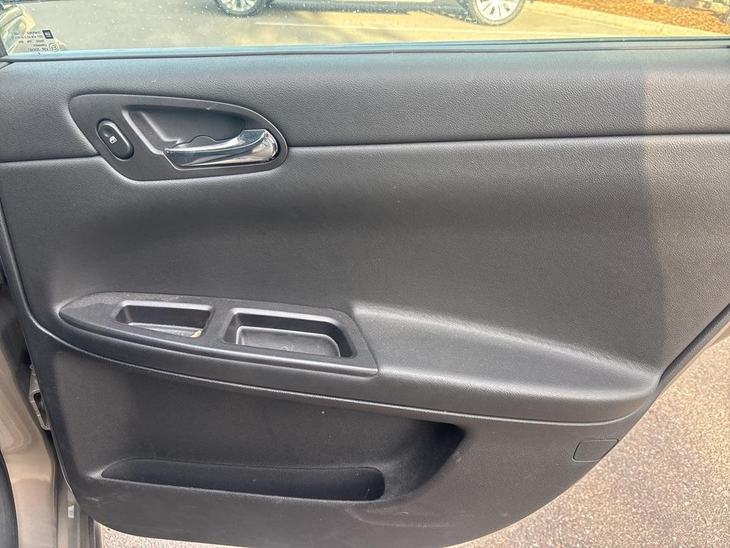 used 2007 Chevrolet Impala car, priced at $8,500