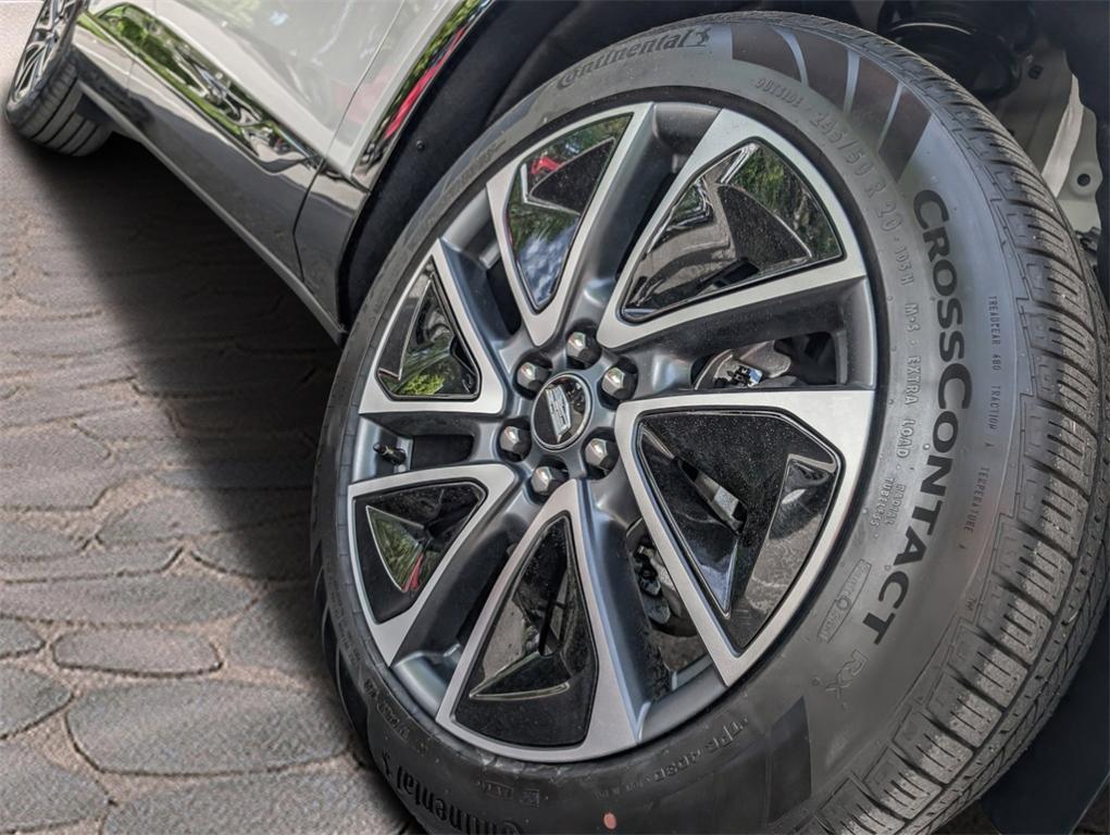 new 2025 Cadillac OPTIQ car, priced at $59,614