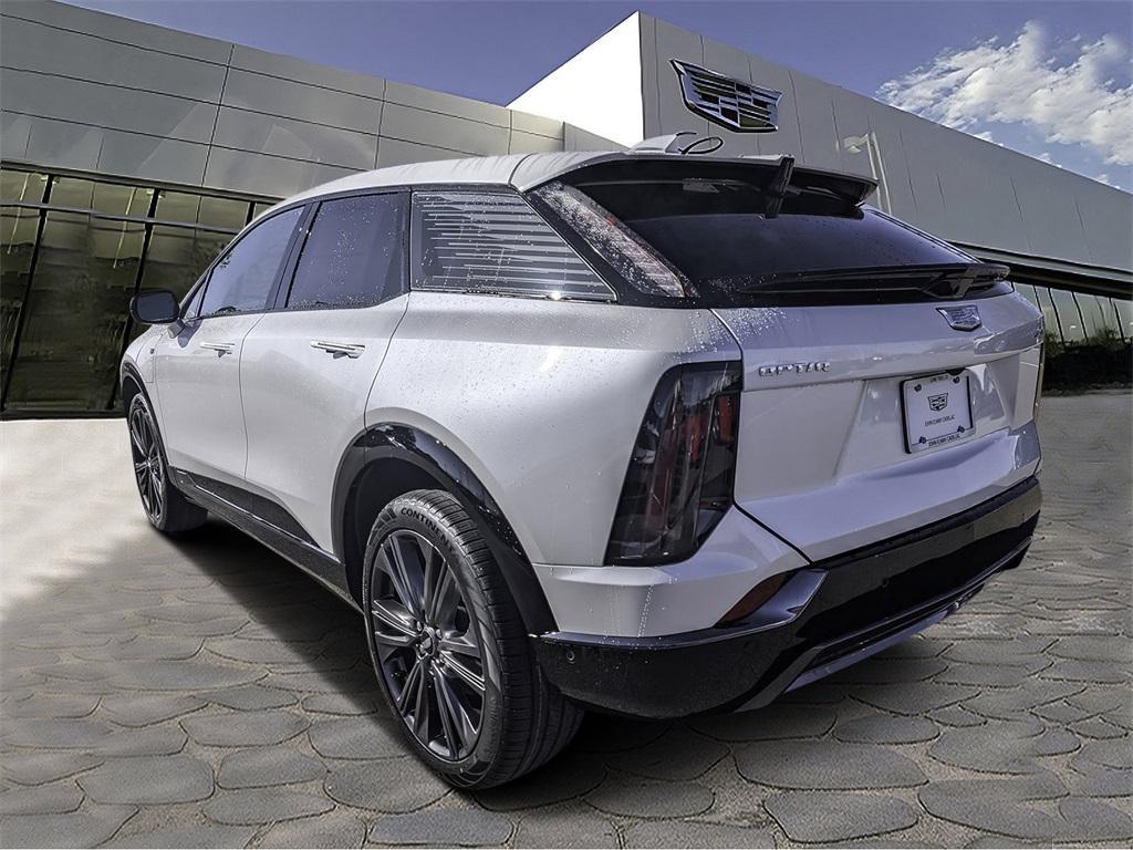 new 2025 Cadillac OPTIQ car, priced at $60,089