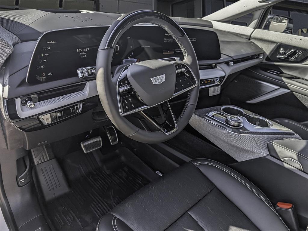 new 2025 Cadillac OPTIQ car, priced at $60,089