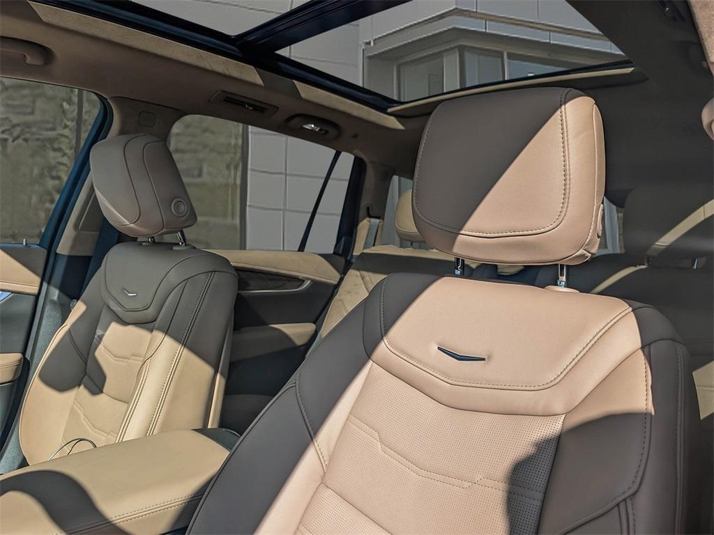 new 2025 Cadillac XT6 car, priced at $75,764