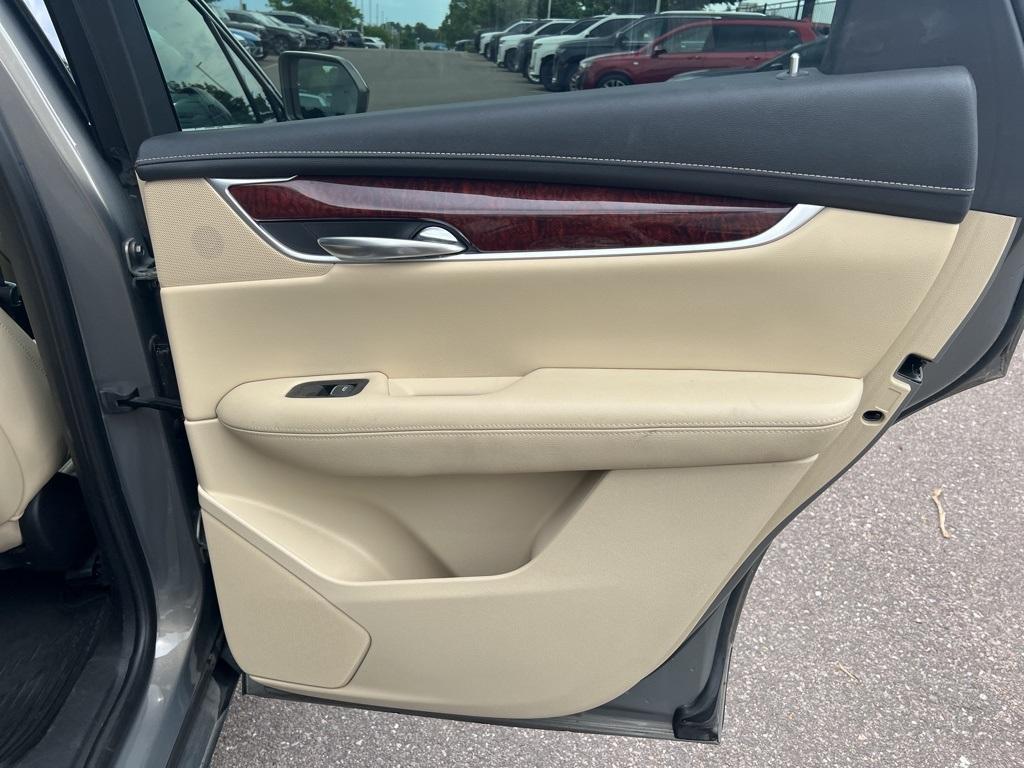 used 2019 Cadillac XT5 car, priced at $26,000