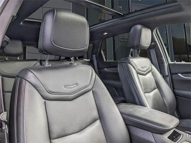 used 2022 Cadillac XT5 car, priced at $40,000
