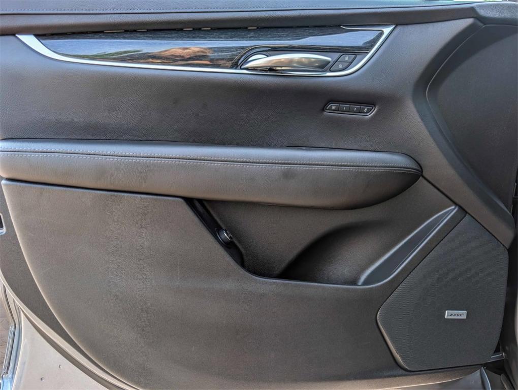 used 2021 Cadillac XT5 car, priced at $29,000