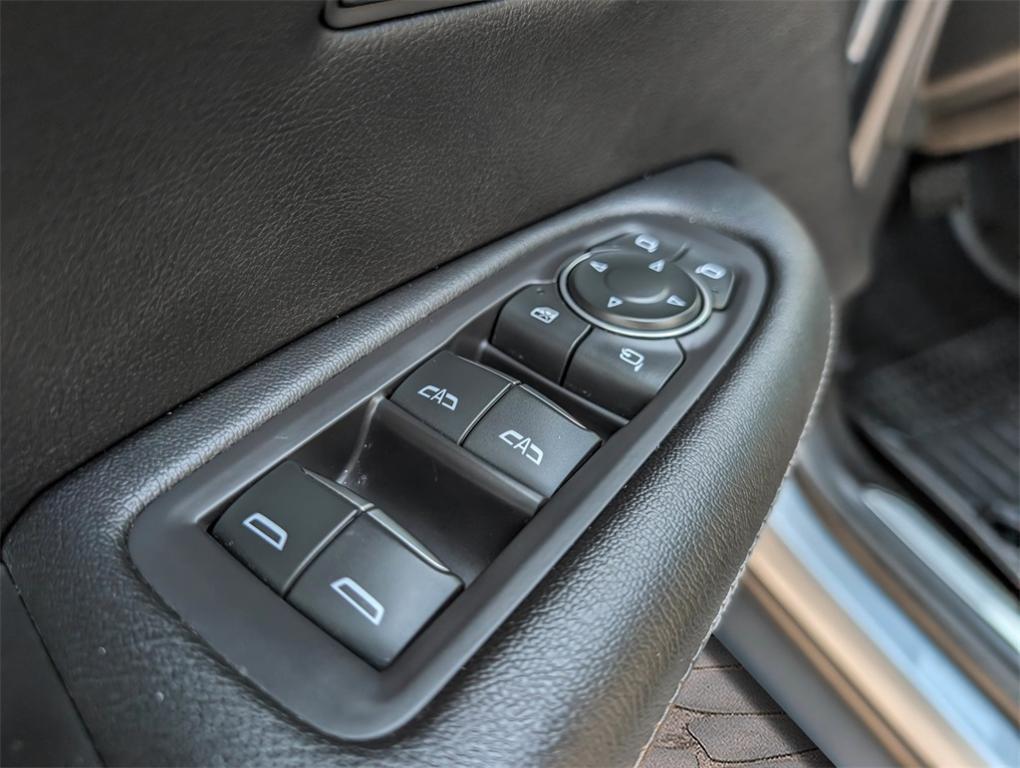 used 2021 Cadillac XT5 car, priced at $29,000